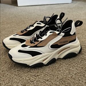 Steve Madden Black and Cream Sneakers